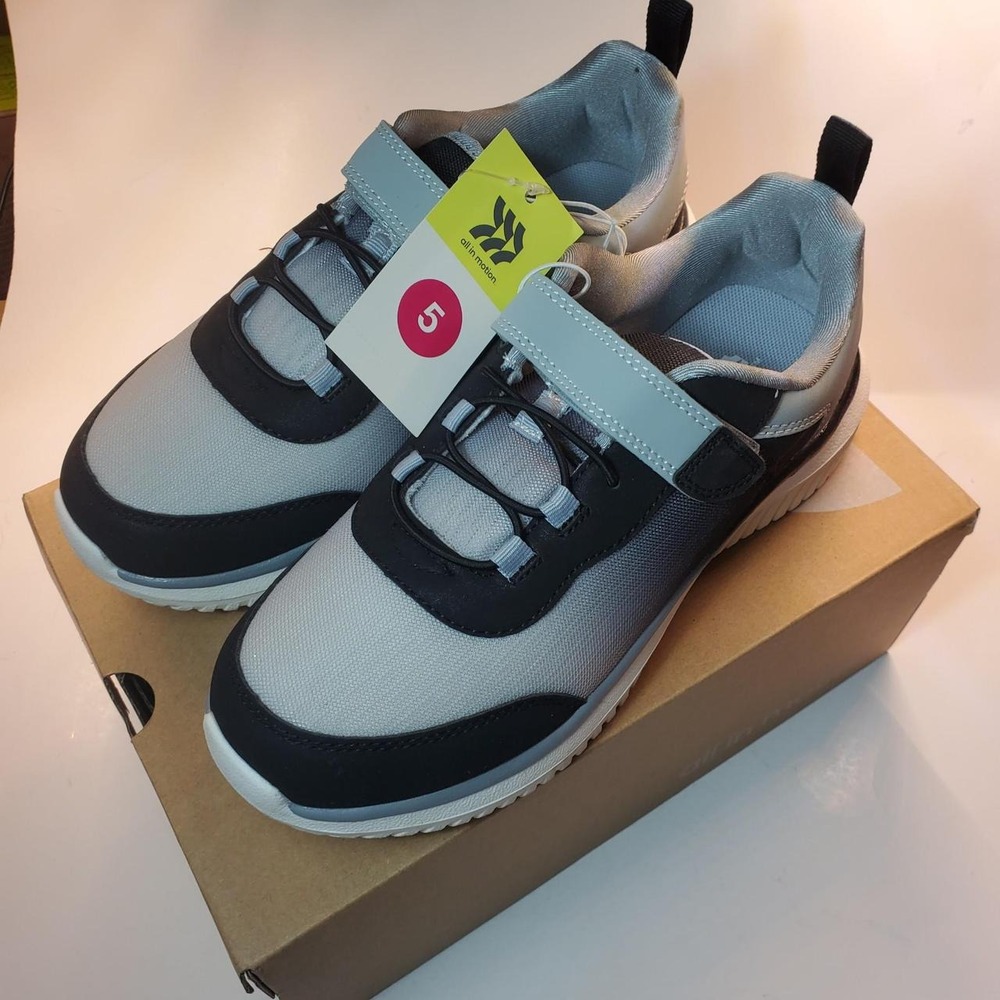 NWT Target "All In Motion" Dara performance sneakers Women's size 5 Grey Black